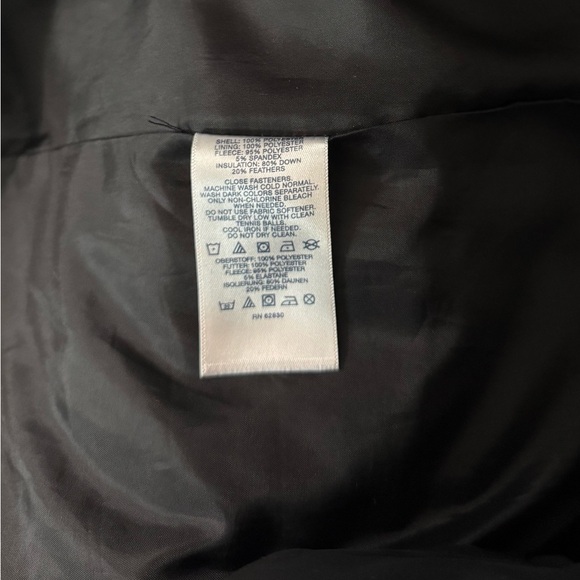 Land’s End Women’s Fiberfill Vest - Picture 4 of 4